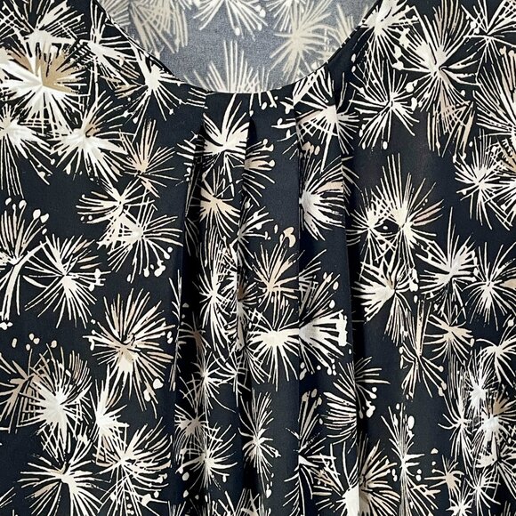 Anne Klein Flowy Sleeveless Tank Top, Starburst Pattern, Black/Tan/Cream, Size S - Picture 4 of 9